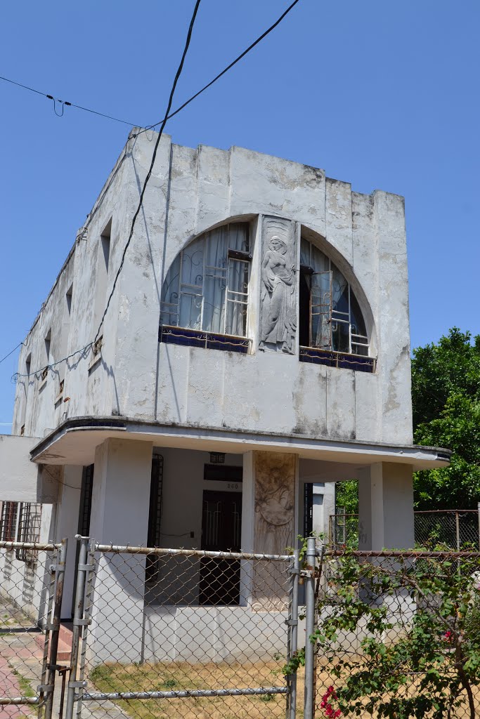 Casa de García Cabrera Friso de la entrada diseñado por el artista.